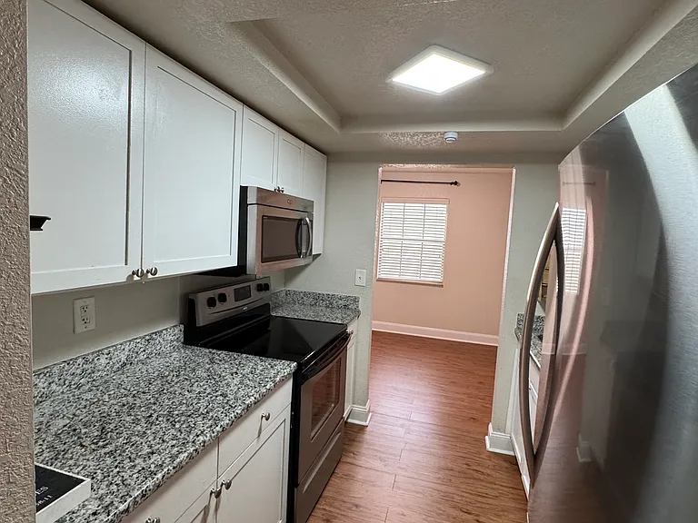205 Lewfield Cir #205 — Photo 7