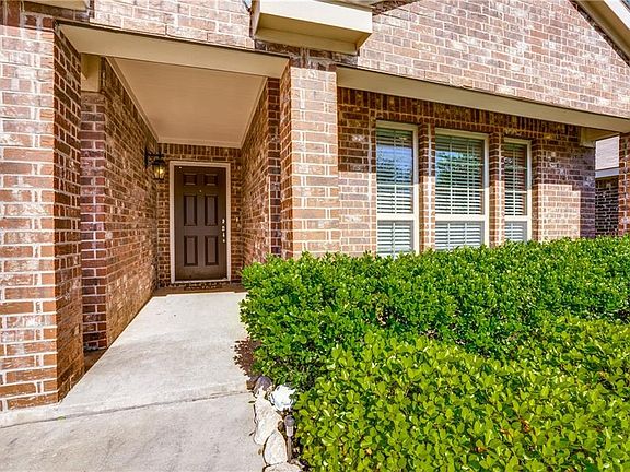 3rd image of 1008 Meadow Green Ct