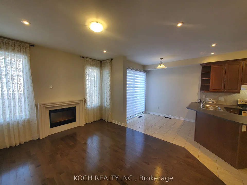38 Thistle Ave