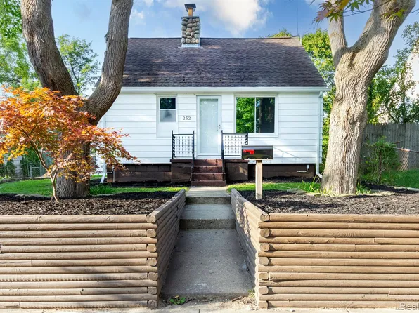 252 W Hopkins Ave, Pontiac, MI 48340