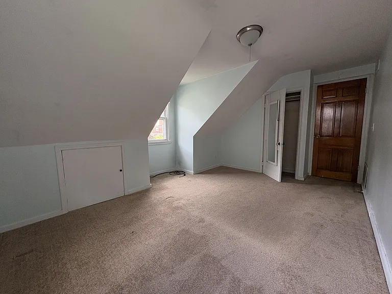 18 Evelyn Rd #2 — Photo 2