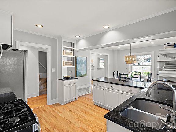 5th image of 3016 Idlewood Cir
