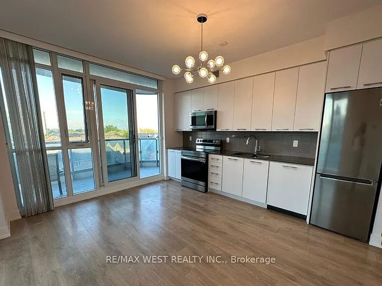 9471 Yonge St #630 — Photo 3