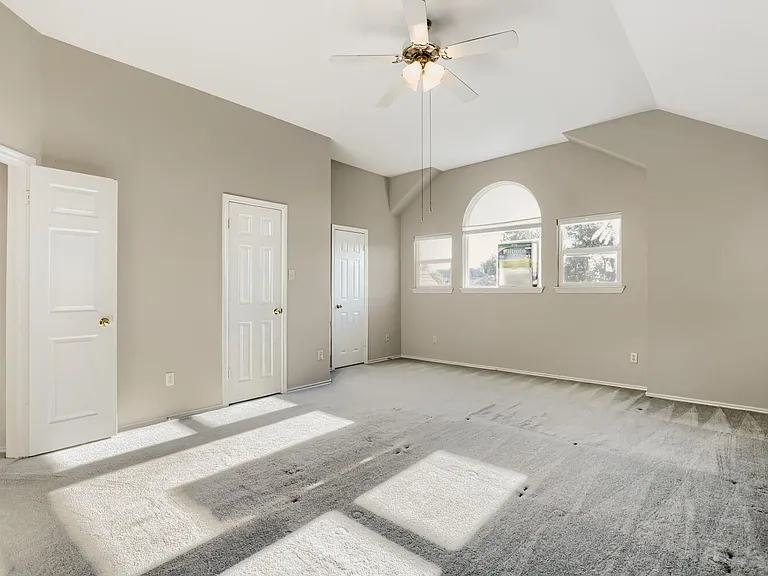 17204 Village Glen Rd — Photo 9