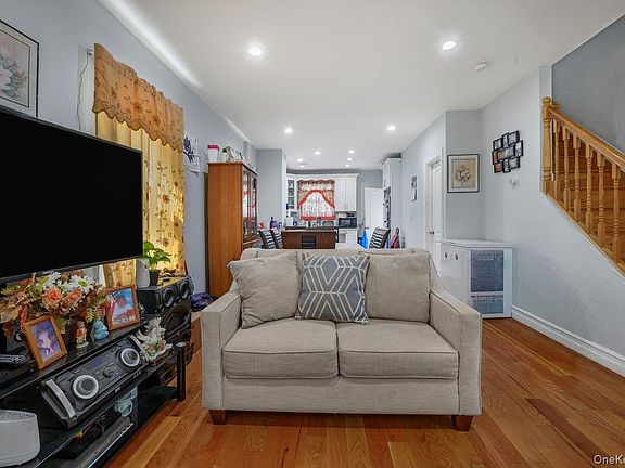 5th image of 11724 193rd Street