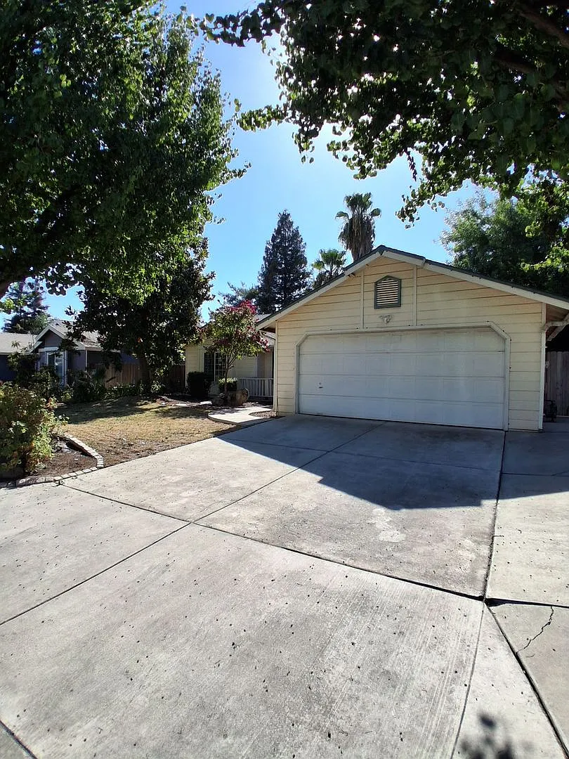 Well Maintained 3-bedroom, 2-bath Home in Fresno, CA! — Photo 3