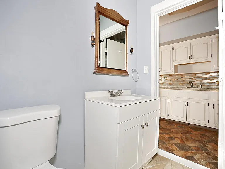 Updated full bathroom