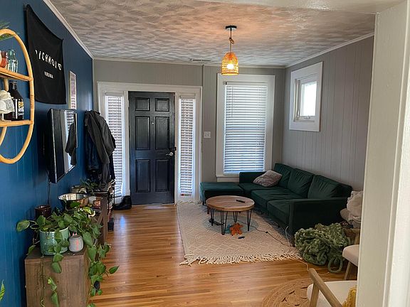 3rd image of 3309 Rosewood Ave