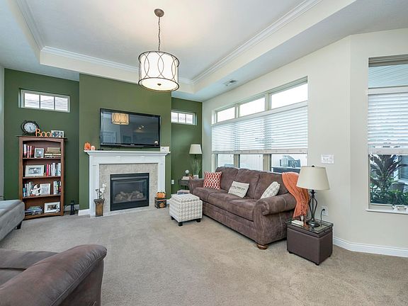 2nd image of 5589 Lexington Dr