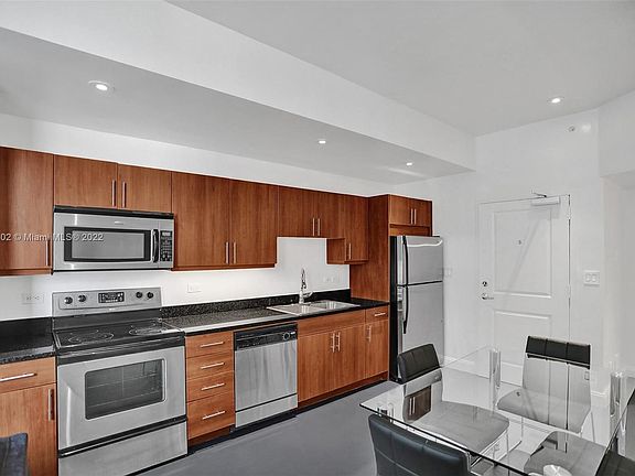4th image of 111 E Flagler St APT 906