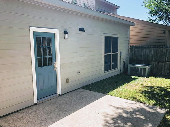 3rd image of 6319 Benavides Dr