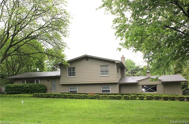 1st image of 6869 White Pine Dr