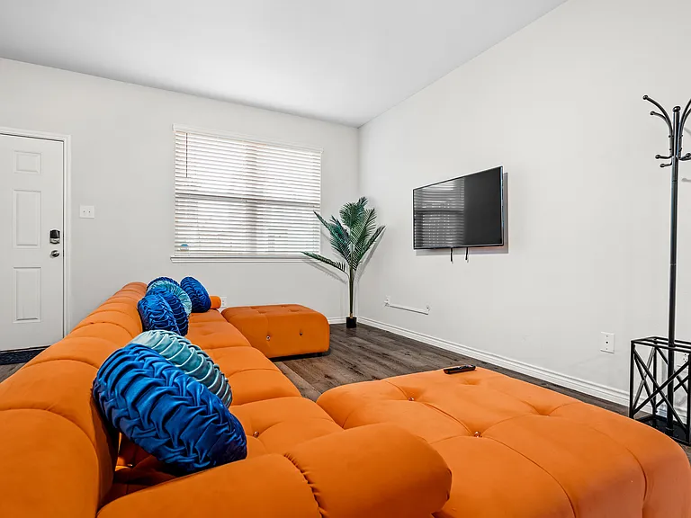 5541 Topwater Trl — Photo 11