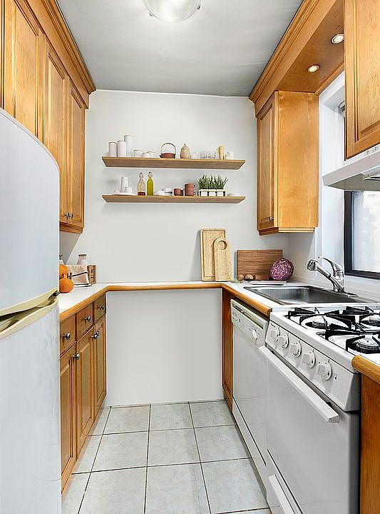 1st image of 222 E 35th St APT 5G