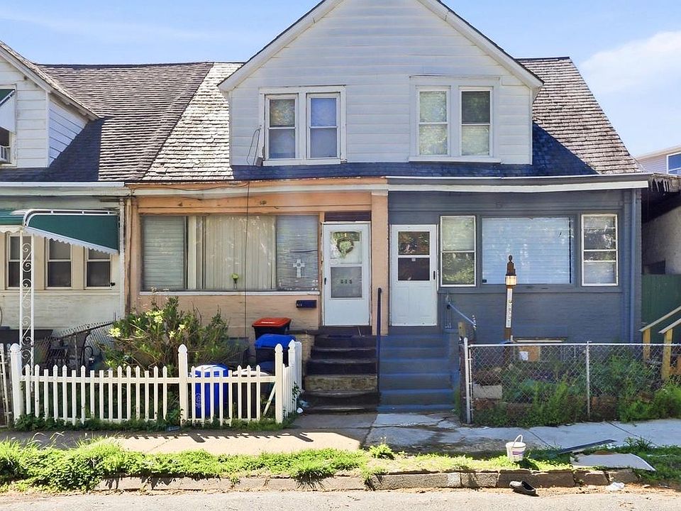 1st image of 817 W 11th St