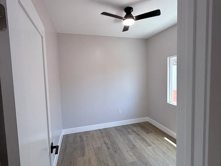 440 Denby St #6 — Photo 7