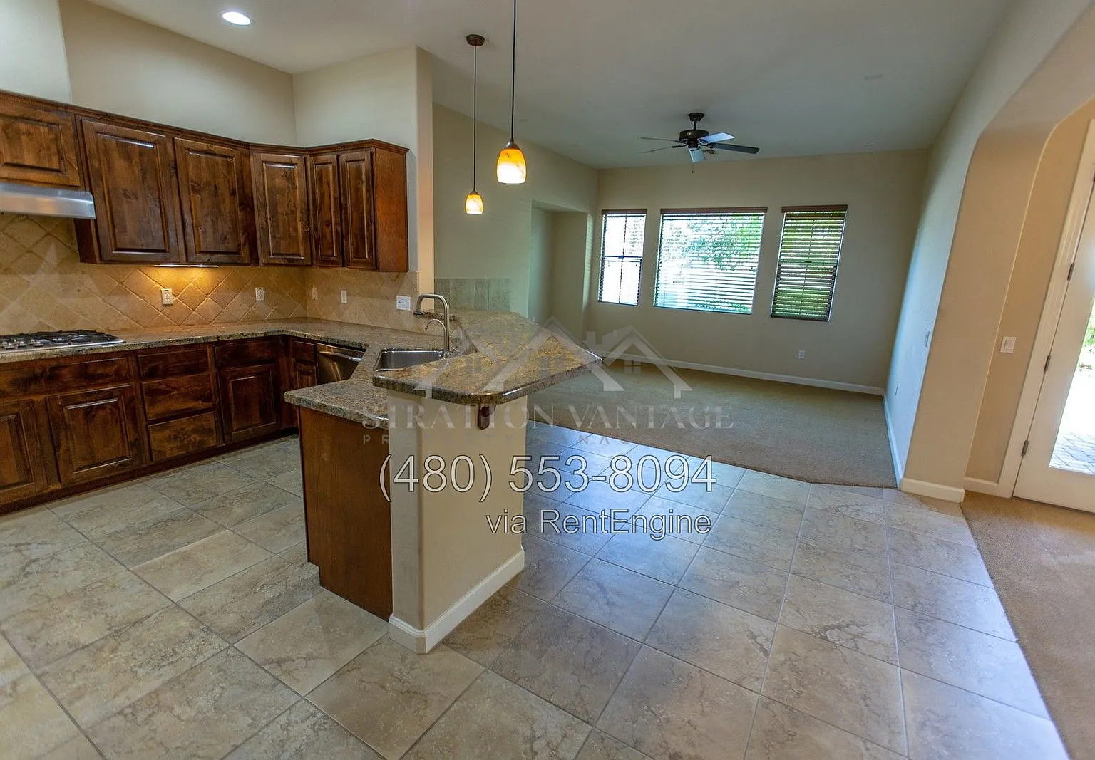 3 bed, 2.5 bath, 2485 sqft, $2,495 — Photo 4