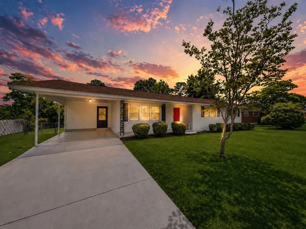 2013 Lee Ave, Tifton, GA 31794