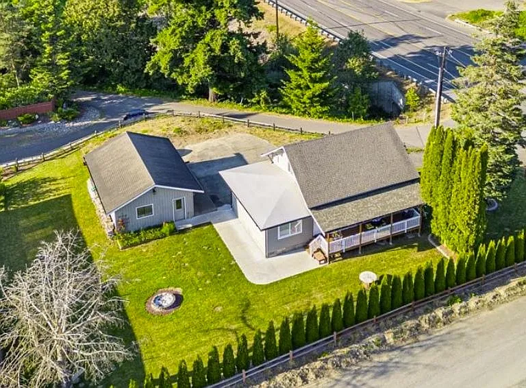 101 Hilltop Ln — Photo 3