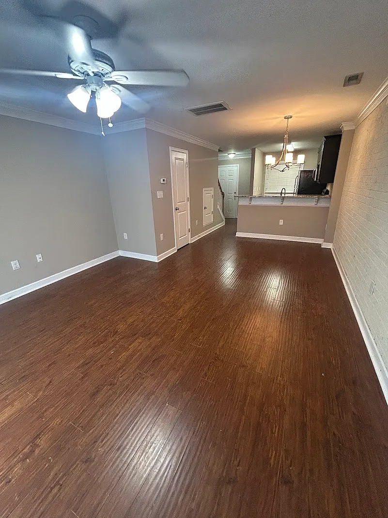 2 bed, 1.5 bath, 896 sqft, $1,785 — Photo 3