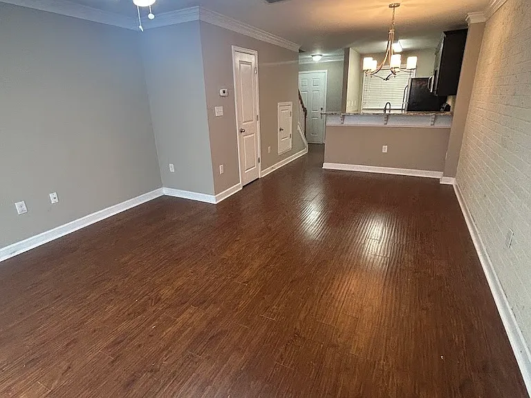 1213 Green Oaks Ln #1211B-1211G-1213E — Photo 3