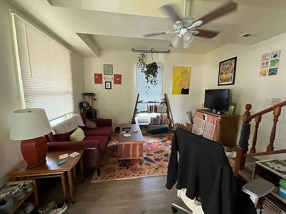 4th image of 412 E 7th St