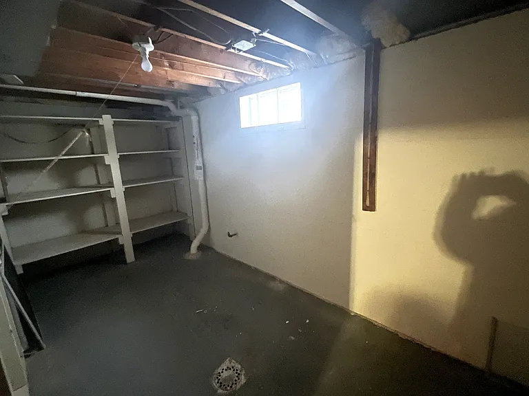 935 Marshall Dr — Photo 16