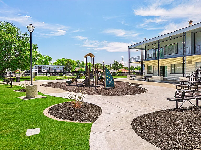 River Rock Apartments — Photo 8
