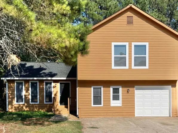 947 Mainstreet Lake Dr, Stone Mountain, GA 30088