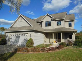 3104 N Sturgeon Rd, Midland, MI 48642