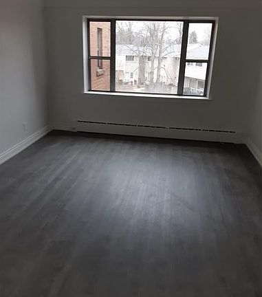 2nd image of 7 Osler Ct