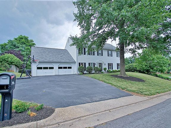 2nd image of 1625 Mill Pond Dr