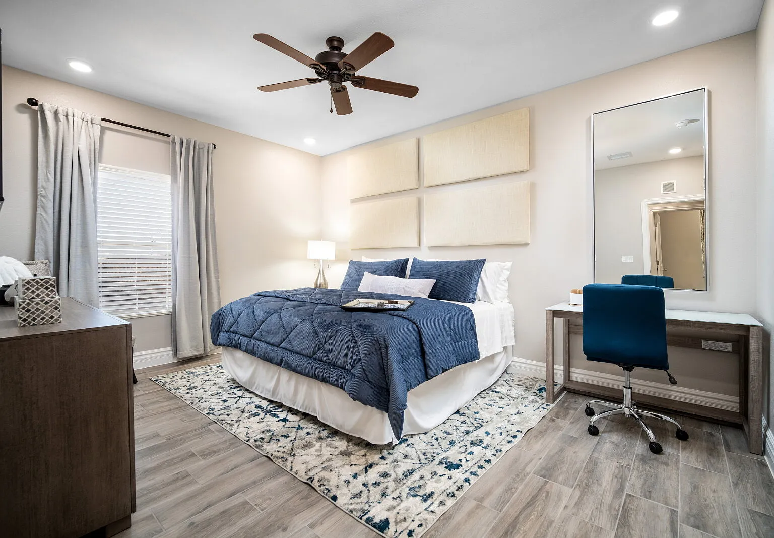 3 bed, 2.0 bath, 1469 sqft, $1,695 — Photo 1