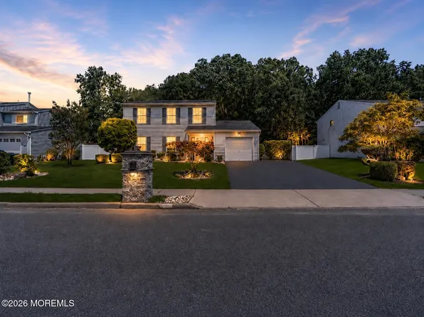 8 Honeysuckle Way, Howell, NJ 07731