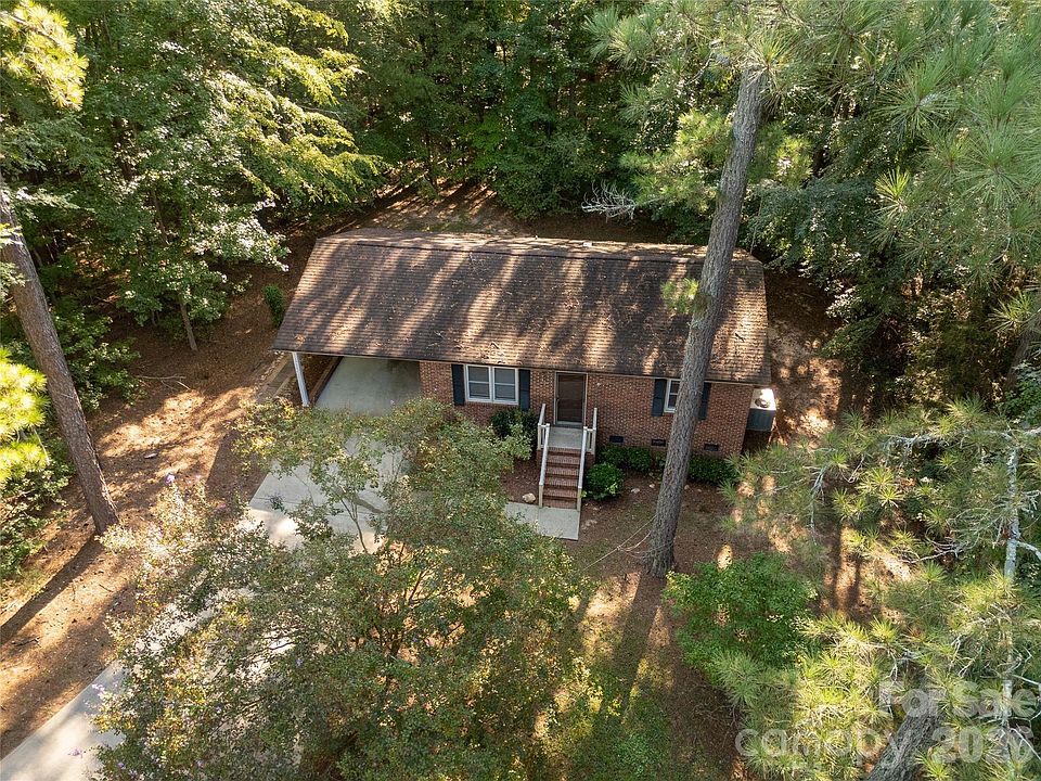 1st image of 3055 University Dr