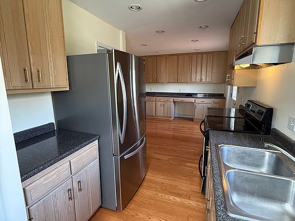 4th image of 8661 Litzsinger Rd