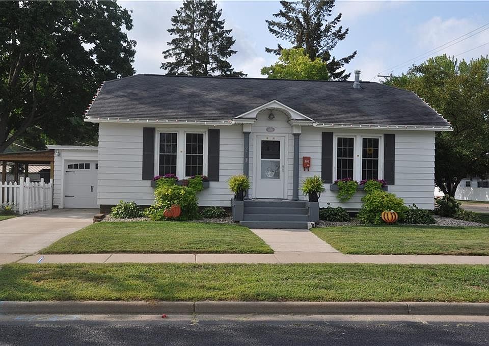 429 West Cedar Street Chippewa Falls WI 54729 Zillow