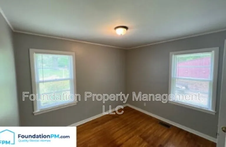 2324 Slocum Ave — Photo 14
