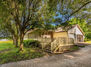 1017 Jump Off Rd, Bon Aqua, TN 37025