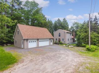 94 Cottage Rd, Winthrop, ME 04364
