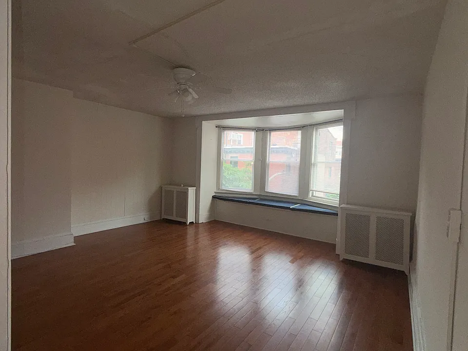 335 S 18th St #3F