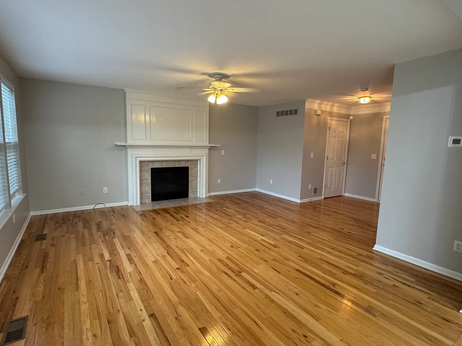 4 bed, 2.5 bath, 1824 sqft, $2,700 — Photo 3