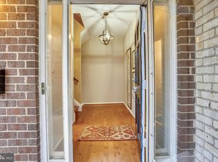 1936 Dundee Rd, Rockville, MD 20850