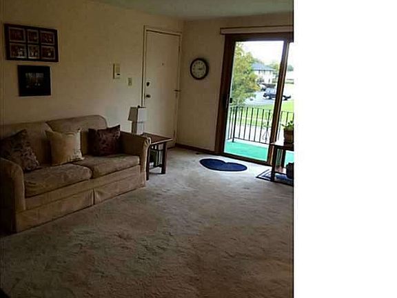 3rd image of 120 Old Lyme Dr APT 5