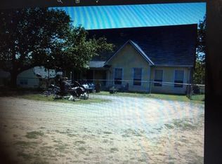1096 Roth Rd, Bowie, TX 76230