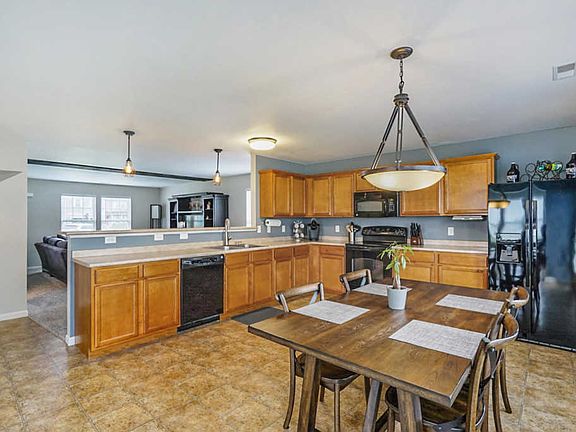 5th image of 8885 Cowley Ct