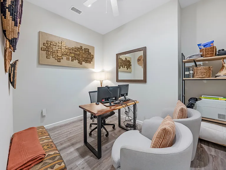 7224 Bayhill Ln — Photo 2