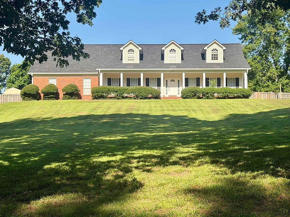 271 Meadowland Dr
