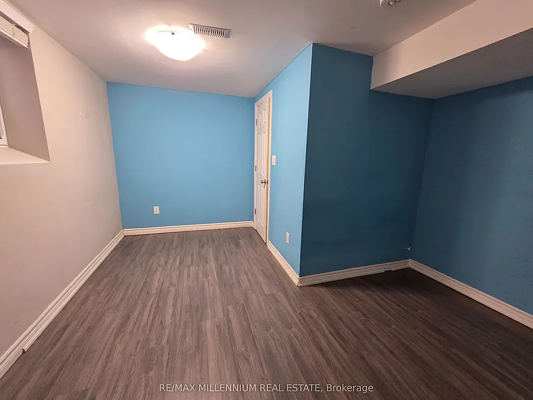 80 Rainier Sq #BASEMENT — Photo 18