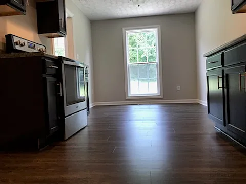 472 Crossfield Way — Photo 6